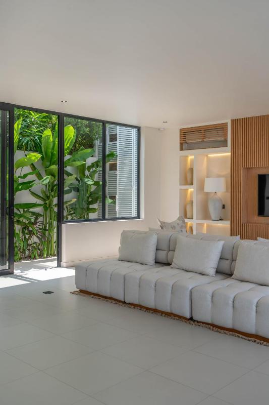 Villa Maverick - Brand New Classy 4BR Villa in Canggu - image 9