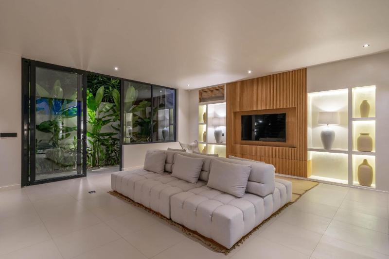 Villa Maverick - Brand New Classy 4BR Villa in Canggu - image 14