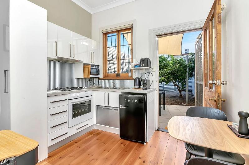 'The Cosy Corner' Classic Haven with Modern Comforts - image 15