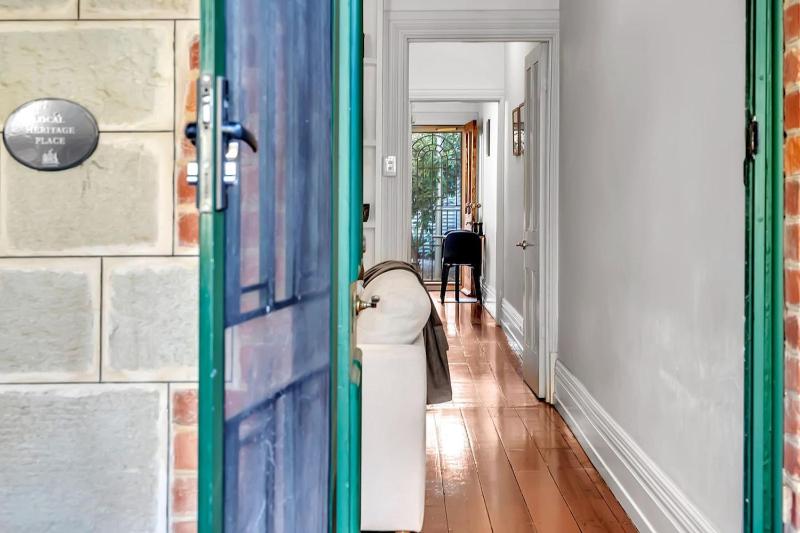 'The Cosy Corner' Classic Haven with Modern Comforts - image 7