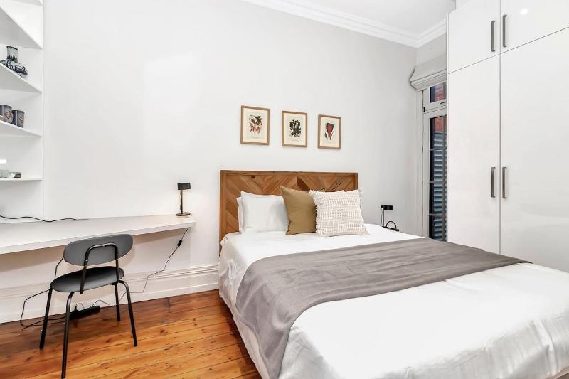 'The Cosy Corner' Classic Haven with Modern Comforts - image 5