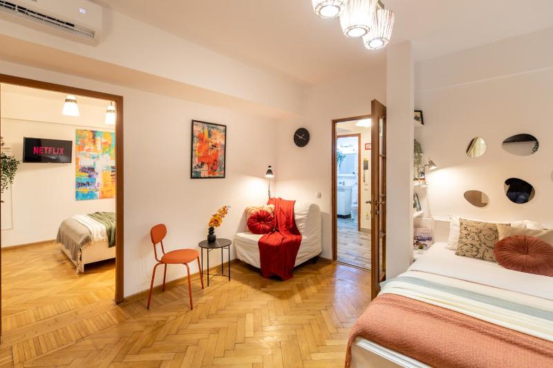 2BR Apartment at Piata Natiunilor Unite: Perfect for City Center Stays - image 14