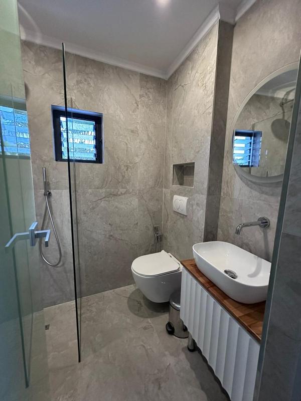 Double Room with Jacuzzi image 3