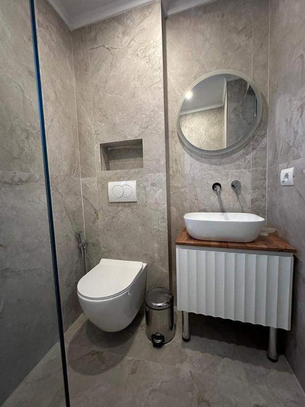 Double Room with Jacuzzi image 2