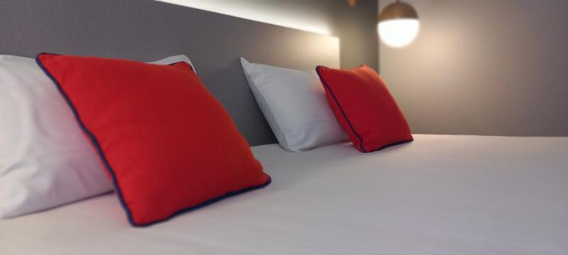 Double or Twin Room with Garden View image 3