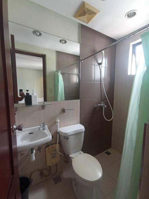 Spacious Studio Apartment B505 - image 12