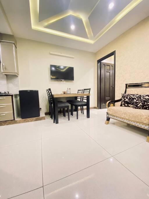 Bahria Town Lahore - NEXT INN Luxury Apartment to Admire your stay 102 - image 11