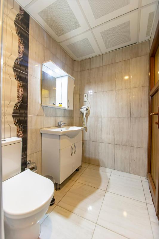 Large Double Room image 4