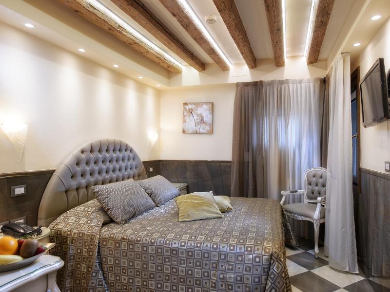 Double or Twin Room image 1