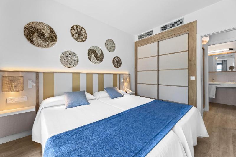 Deluxe Apartment image 2