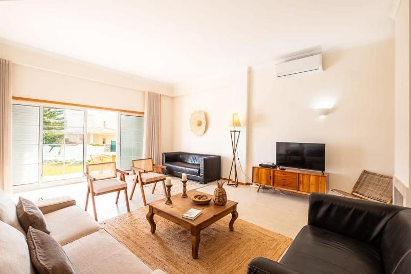 Villa Gale Grande - bright airy property with a private pool - image 12