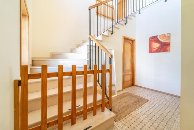 Villa Gale Grande - bright airy property with a private pool - image 9