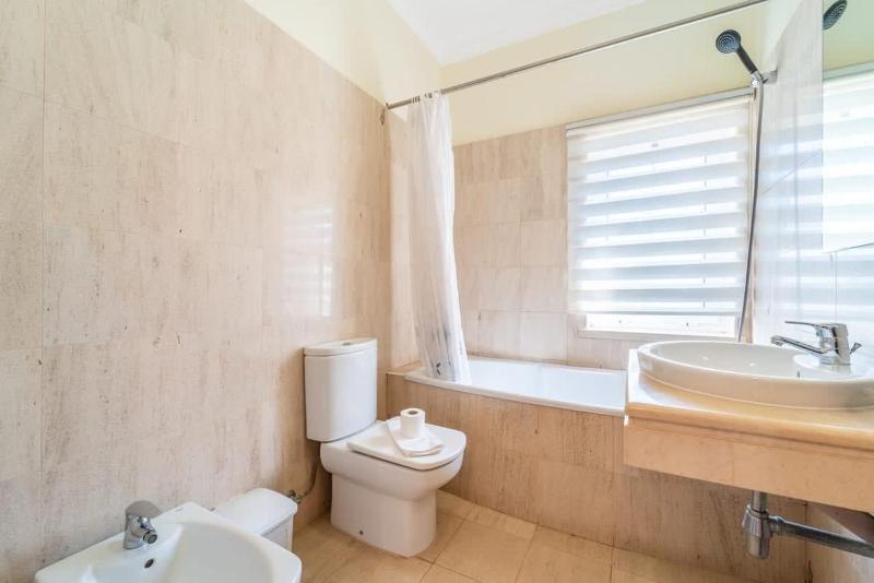Villa Gale Grande - bright airy property with a private pool - image 7
