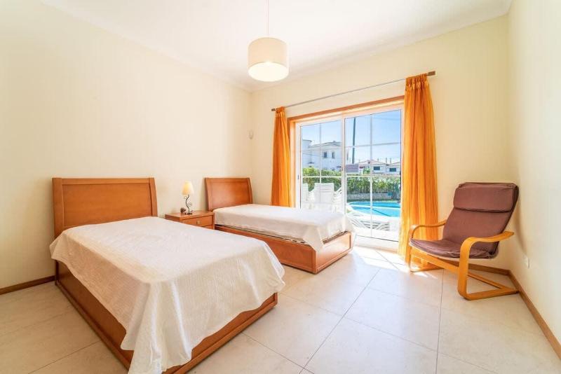 Villa Gale Grande - bright airy property with a private pool - image 10