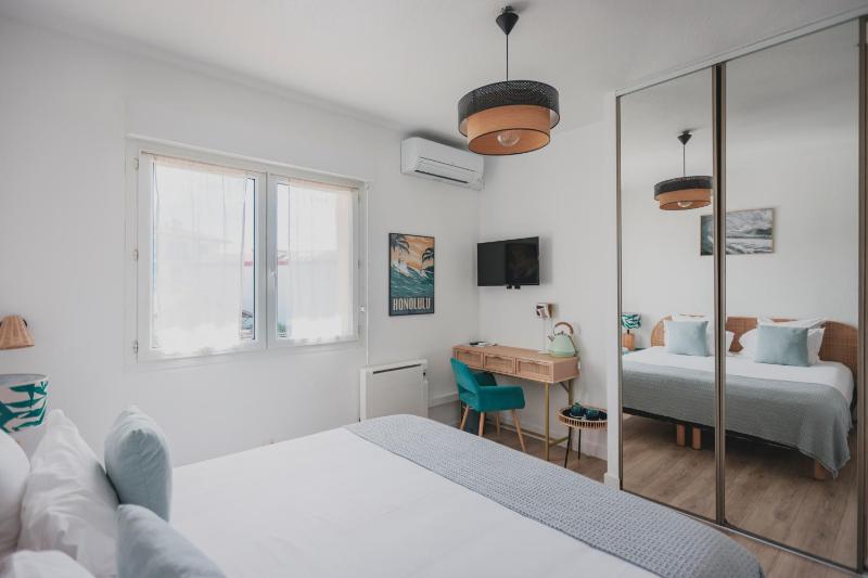 Classic Double Room image 4