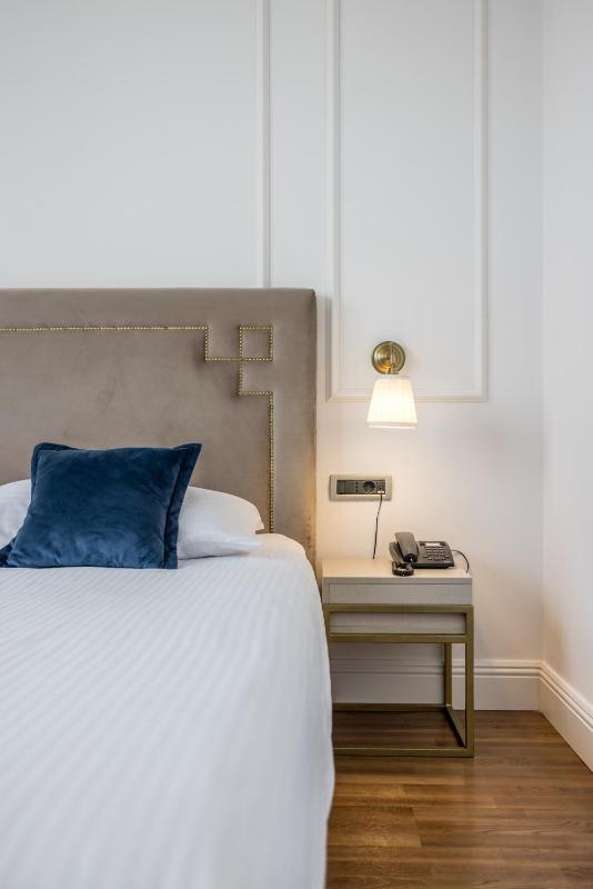 Double Room image 4