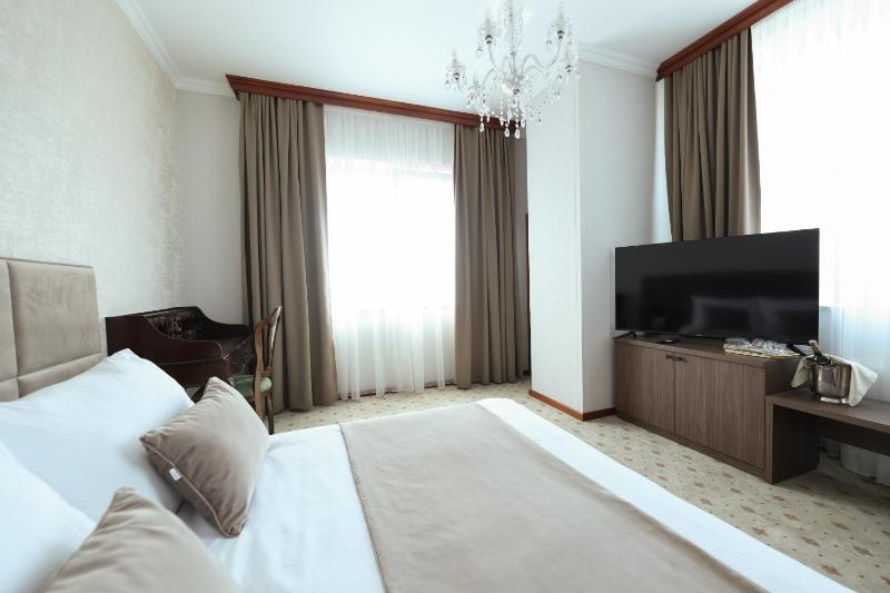 Superior King Room image 1