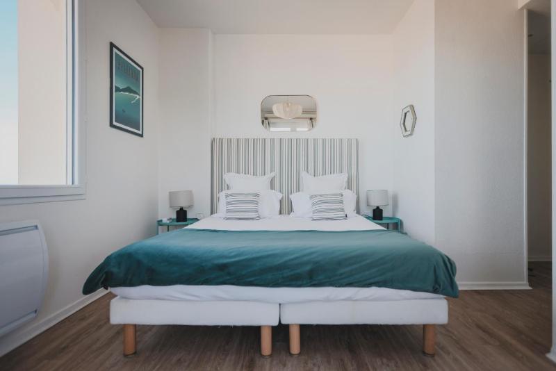 Double Room with Terrace and Front Sea View   image 1