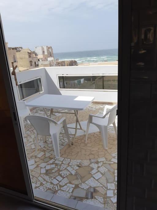 STUDIO à coté de la mer4 a la plage yoff - image 14
