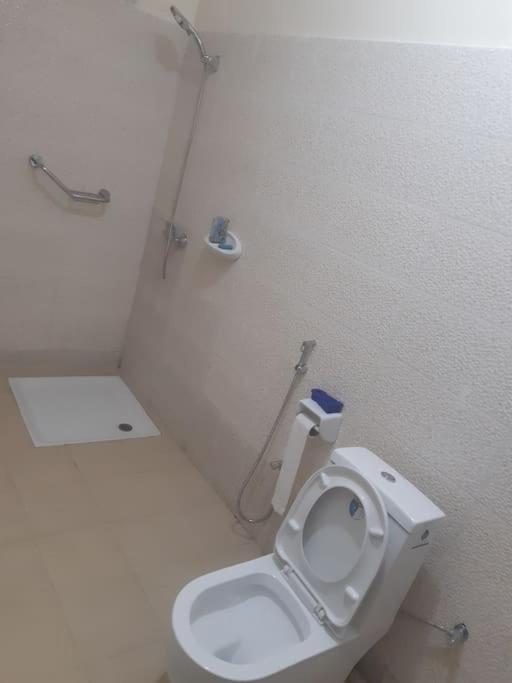 Appartement a proximite de la plage20 a yoff - image 2
