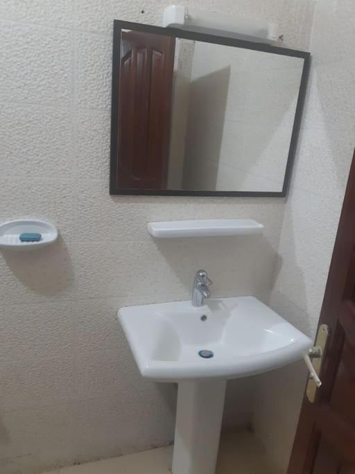 Appartement a proximite de la plage20 a yoff - image 13