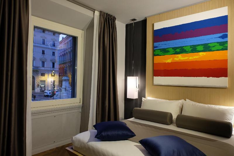 Standard Double Room with City View image 4