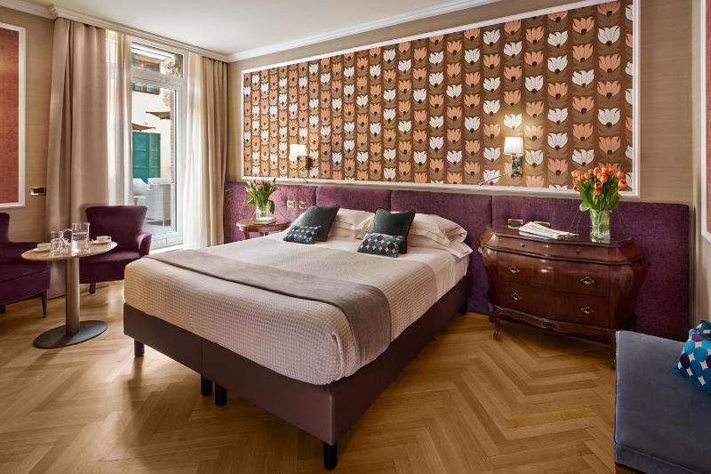 Superior Double Room image 3