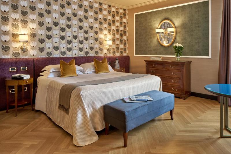 Superior Triple Room image 2