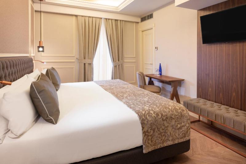 Premium Double or Twin Room image 3