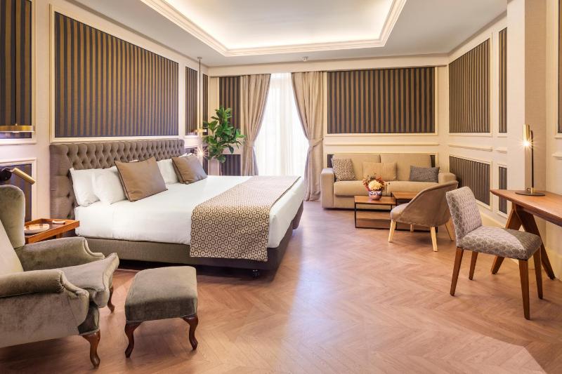 Superior Double Room image 3