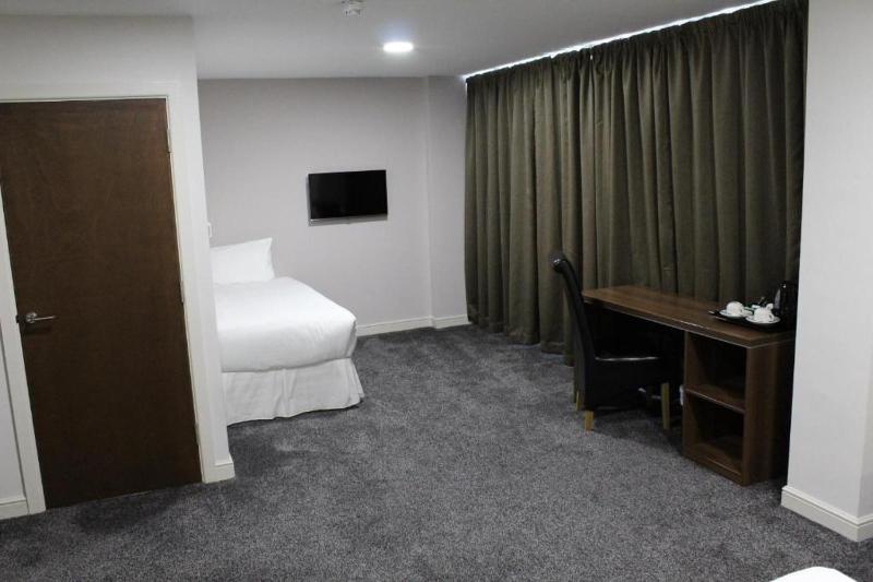 Standard Single Room image 3