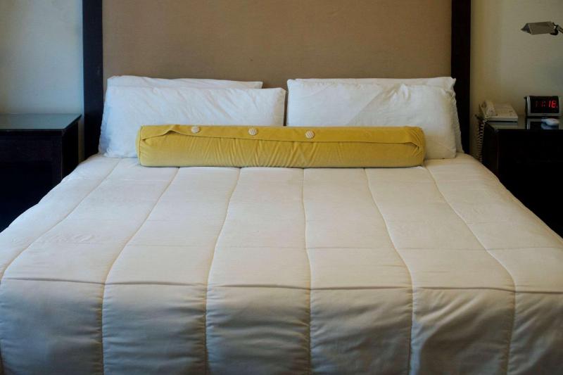 King Suite - Non Smoking