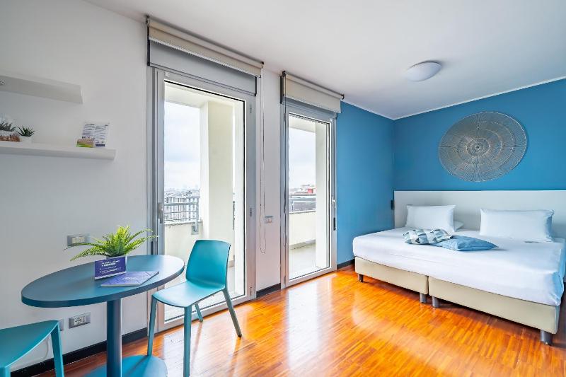 Double or Twin Room image 3