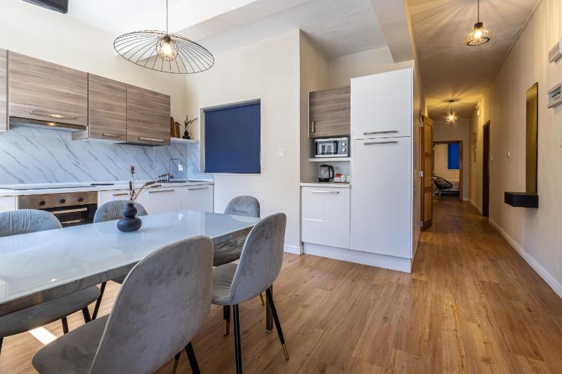 Three-Bedroom Apartment (5 Adults) image 3