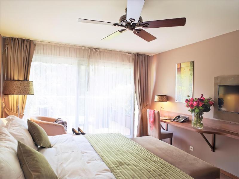 Deluxe Double Room with Forest View image 1