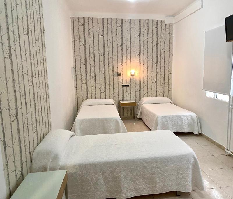 Double or Twin Room with Extra Bed image 1