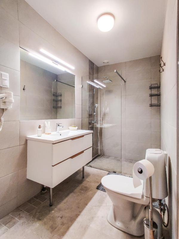 One-Bedroom Suite image 3