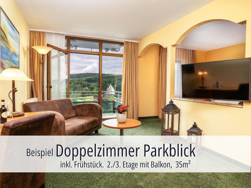 Double Room with Park View image 3