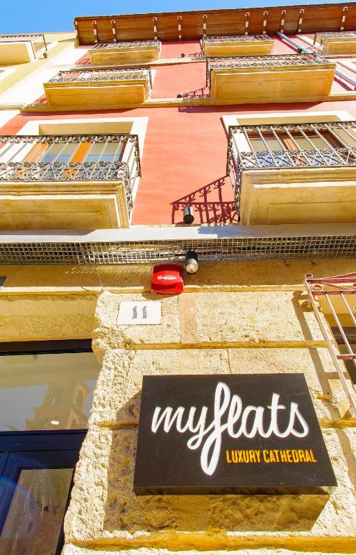 Myflats Luxury Cathedral - image 35