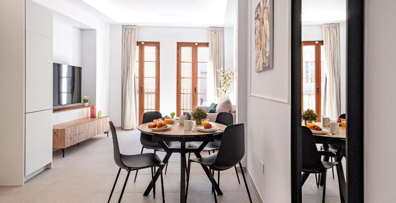 Myflats Luxury Cathedral - image 32