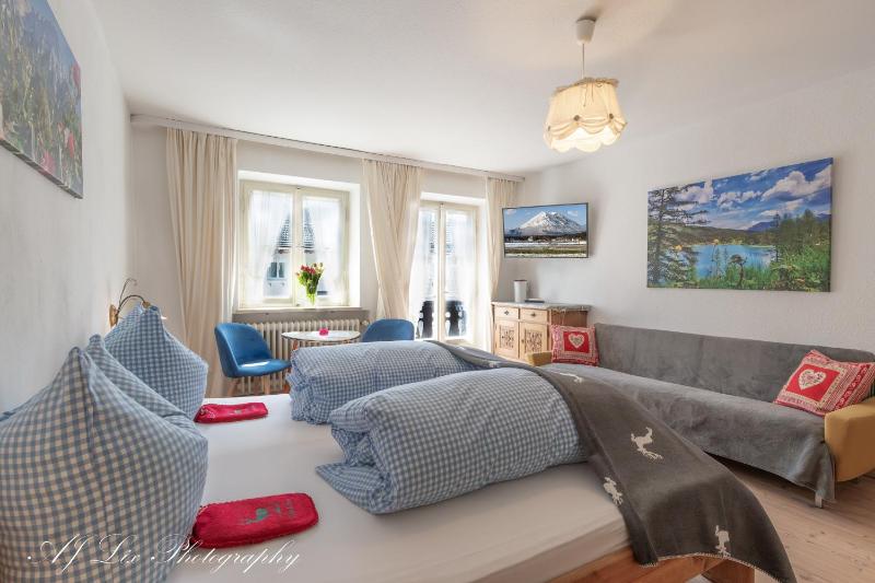 Double Room with Sofa Bed image 1