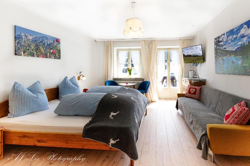 Double Room with Sofa Bed image 4