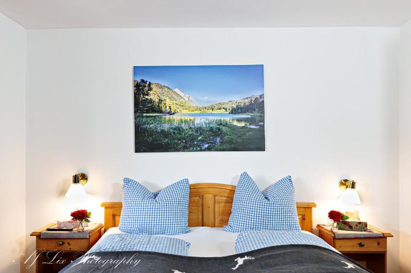 Double Room with Balcony image 3