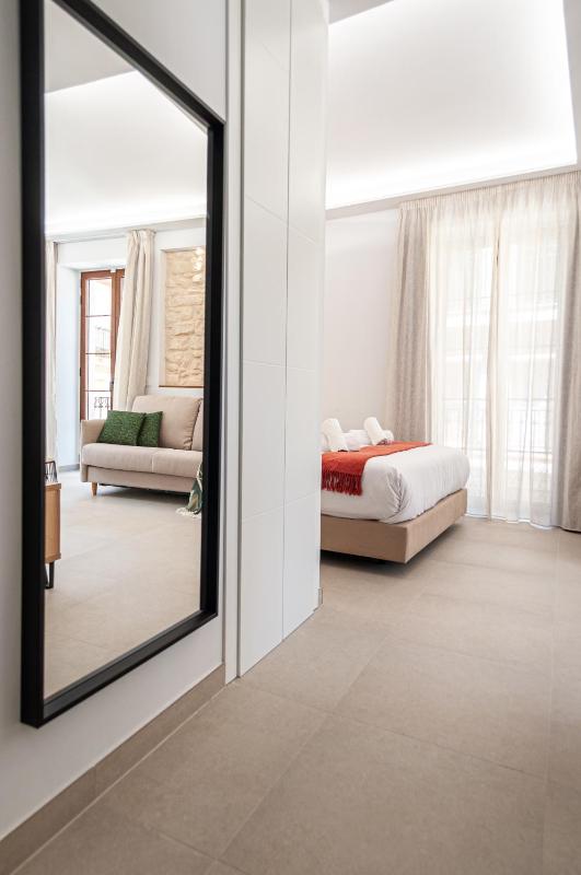 Myflats Luxury Cathedral - image 8