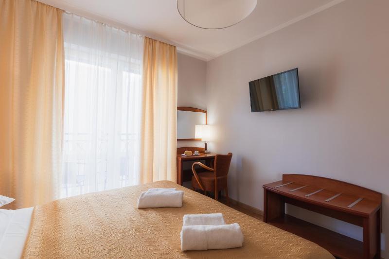 Standard Double Room image 2