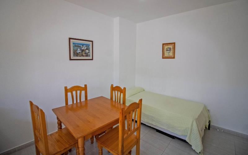 Bajo con terraza parking y piscina en el centro PORTA MEDITERRANEA ALBERT VILLAS - image 3