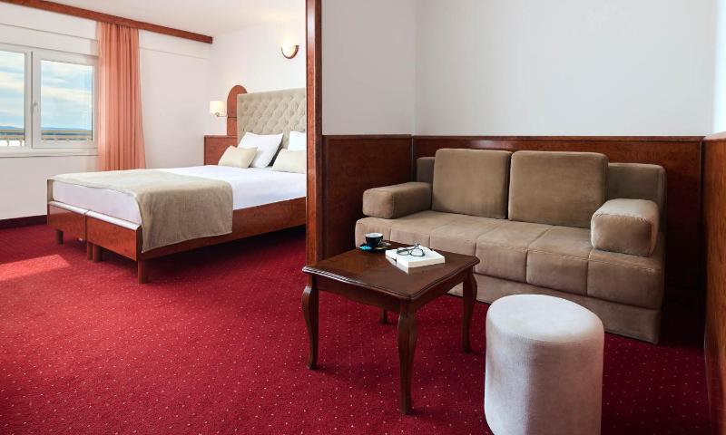 Comfort Junior Suite with Sea View and Balcony image 1