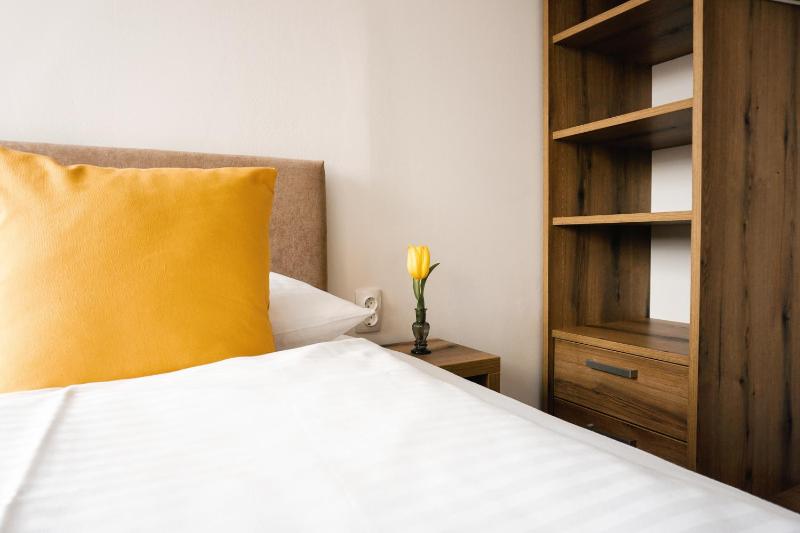 Twin Room image 3