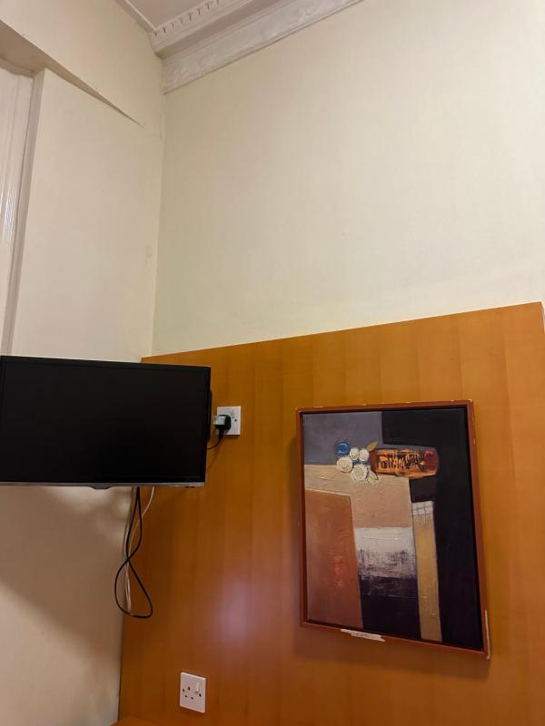 Basic Double Room with Shared Bathroom image 2