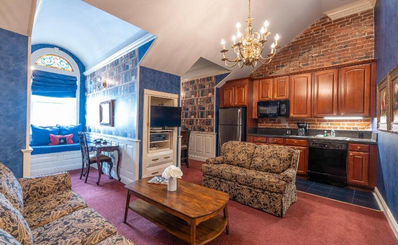 Quarter House - image 3